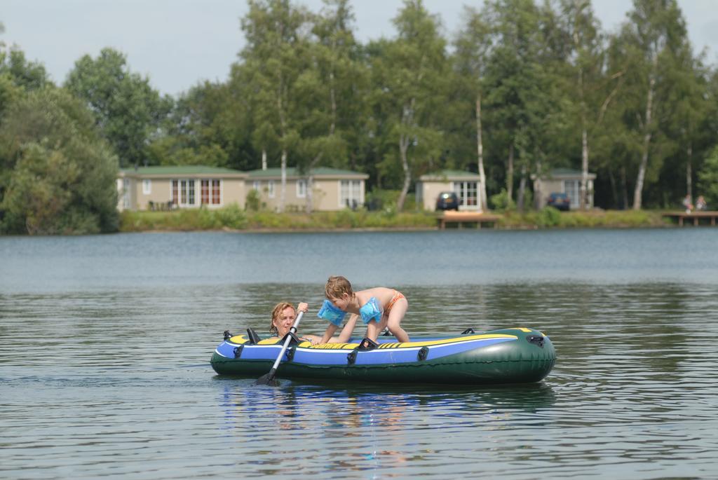 Roompot Recreatiepark De Tolplas Vriezenveen Exterior foto